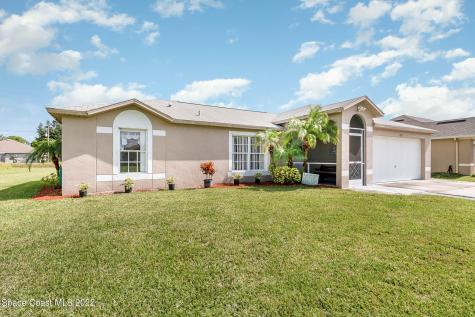 1071 Grandeur Street SE Palm Bay FL 32909