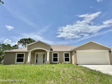 523 Hammond Street SW Palm Bay FL 32908