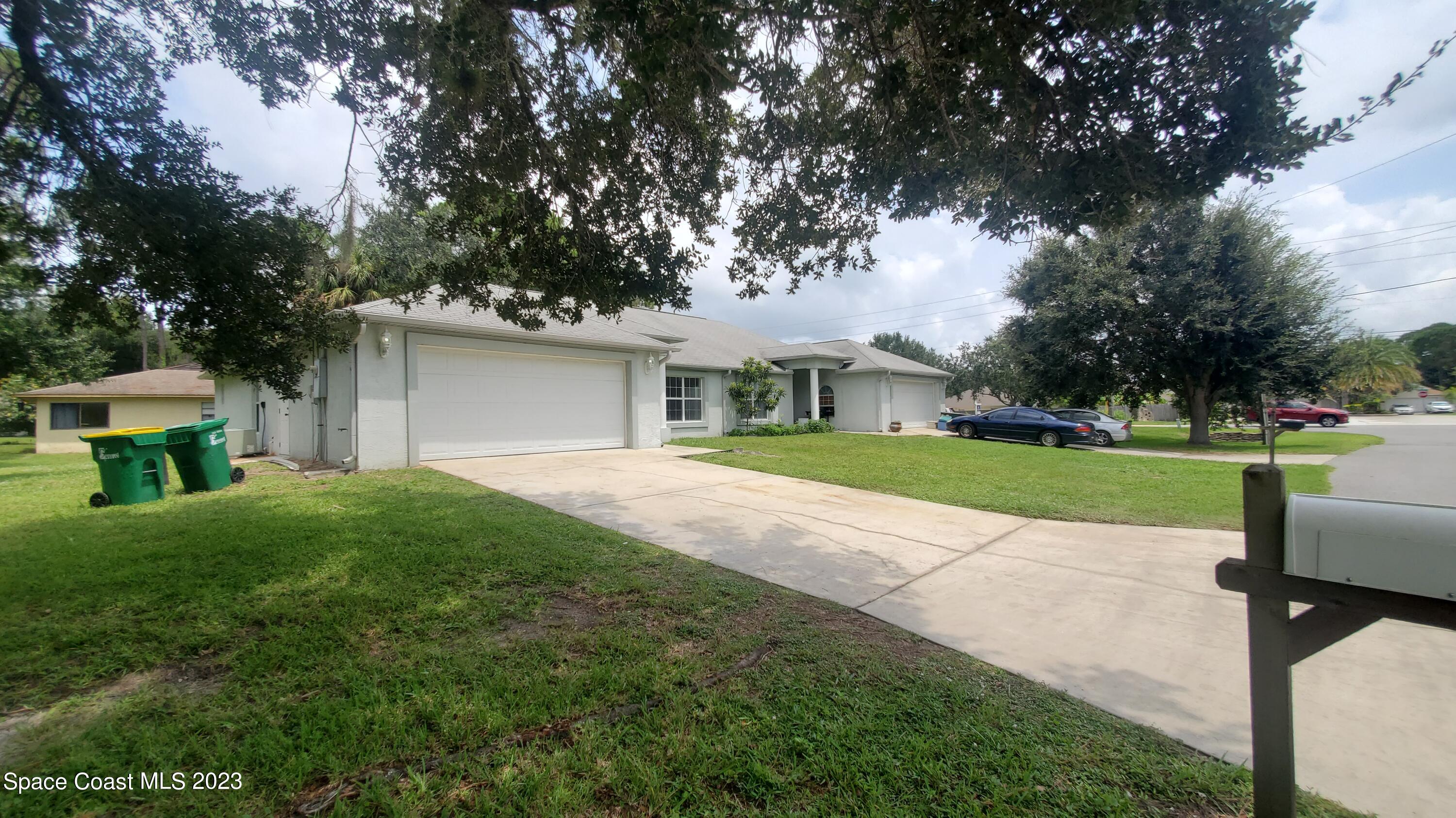 610 - 612 Oakwood Place Titusville FL 32780