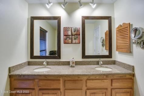 340 Oakland Avenue Indialantic FL 32903