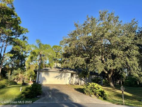 592 Fiji Court NW Palm Bay FL 32907
