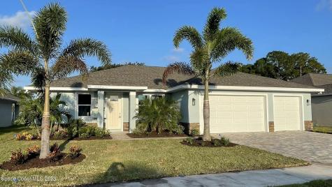 1094 Captiva Island Circle SW Palm Bay FL 32908