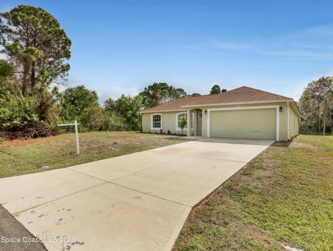 818 Toluca Street SE Palm Bay FL 32909
