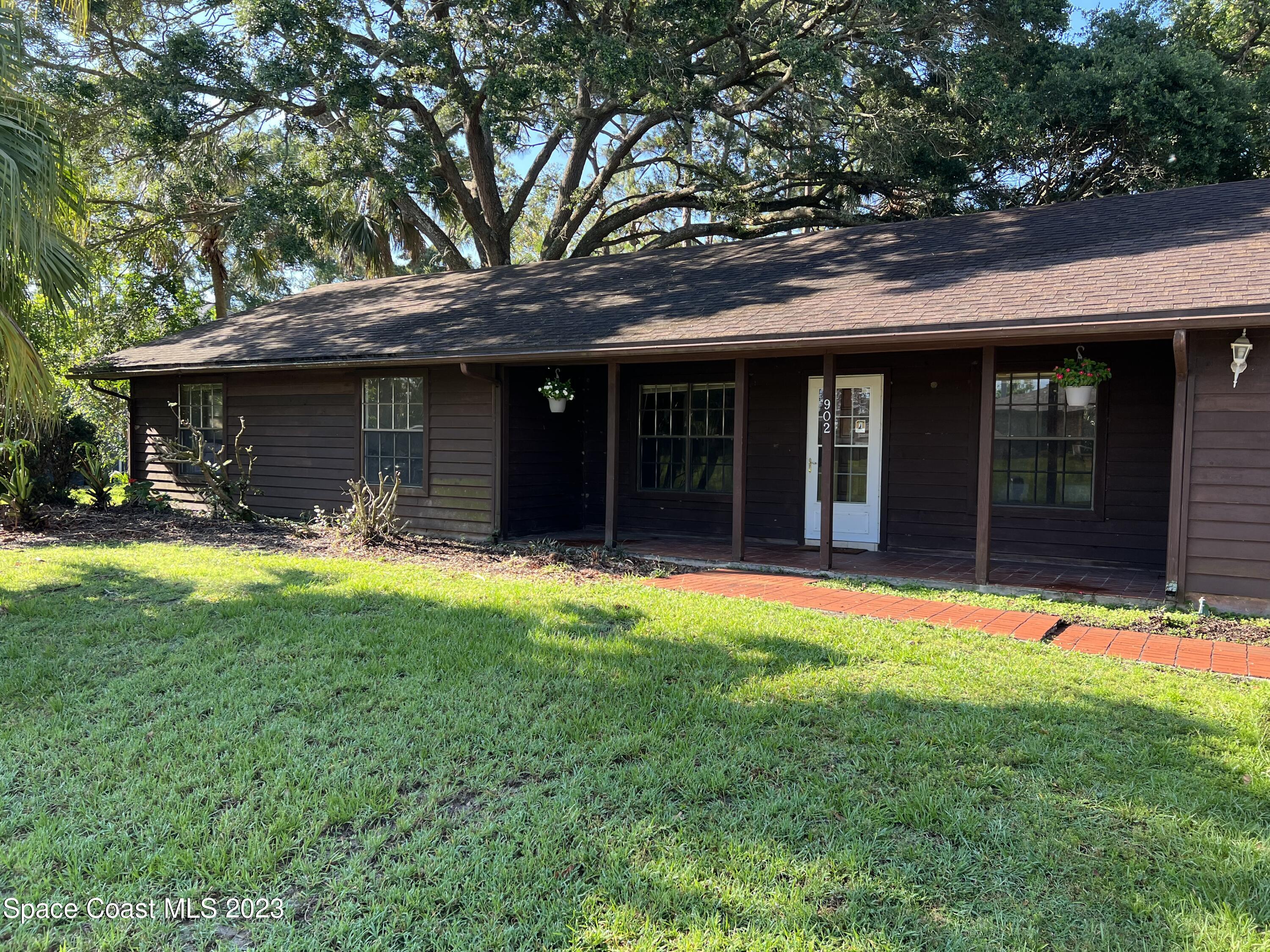 902 Brisbane Street NE Palm Bay FL 32907