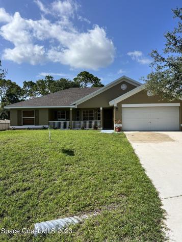 1721 Nandina Court NW Palm Bay FL 32907