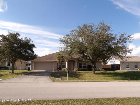 490 Brighton Avenue NE Palm Bay FL 32907