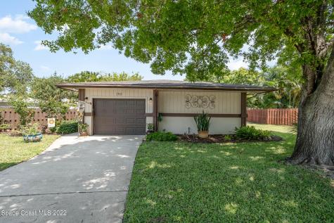 250 Applewood Circle Melbourne FL 32940