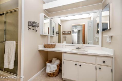 250 Applewood Circle Melbourne FL 32940