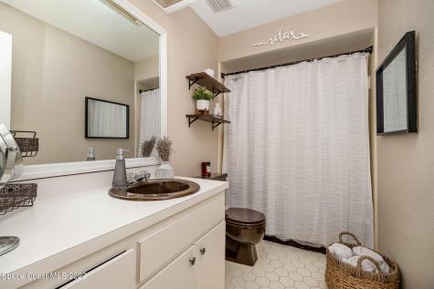 250 Applewood Circle Melbourne FL 32940