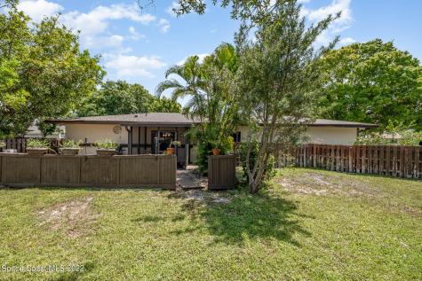 250 Applewood Circle Melbourne FL 32940