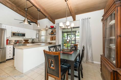 250 Applewood Circle Melbourne FL 32940