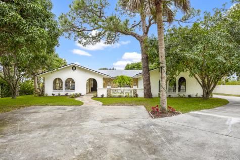 701 Lakewood Circle Merritt Island FL 32952