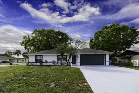 1662 Charles Boulevard NE Palm Bay FL 32907