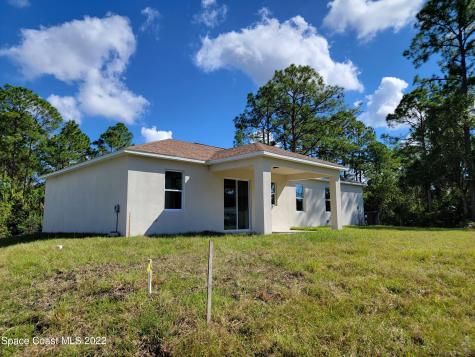 400 Treemont Avenue SW Palm Bay FL 32908