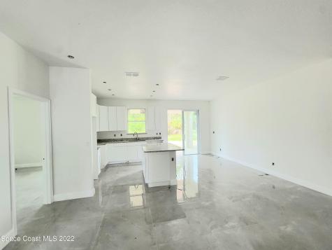 400 Treemont Avenue SW Palm Bay FL 32908