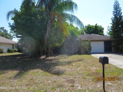 989 Yellowbird Avenue Deltona FL 32725