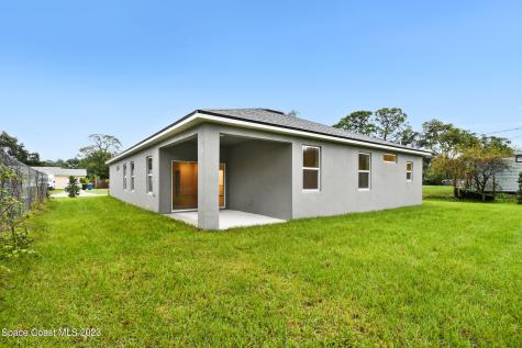 902 Salina Street SE Palm Bay FL 32909