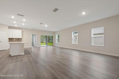 902 Salina Street SE Palm Bay FL 32909