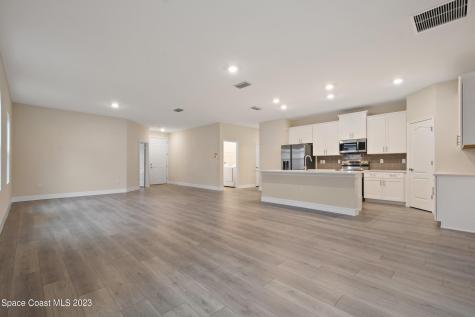 902 Salina Street SE Palm Bay FL 32909