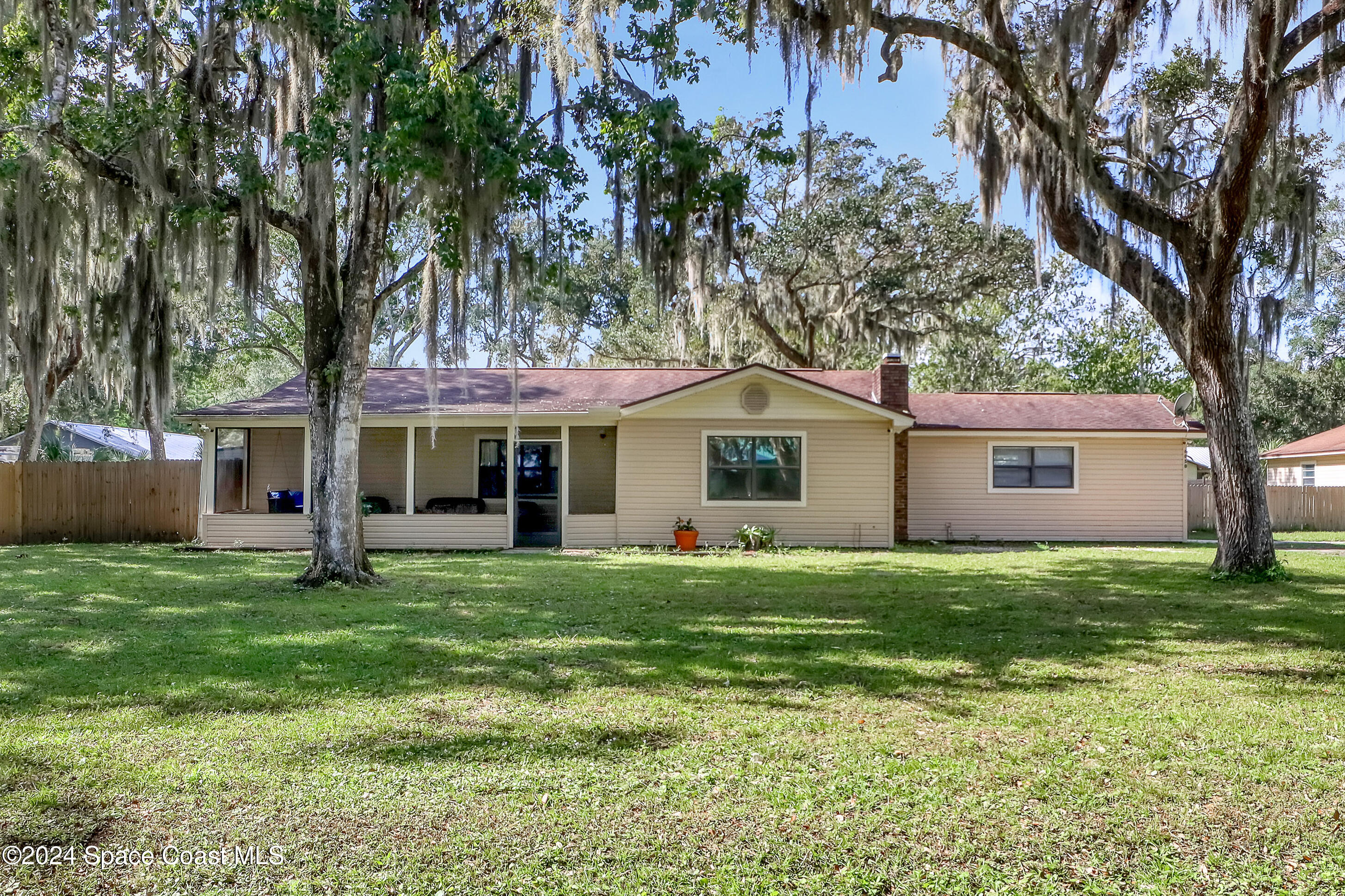 6050 Oak Street Mims FL 32754