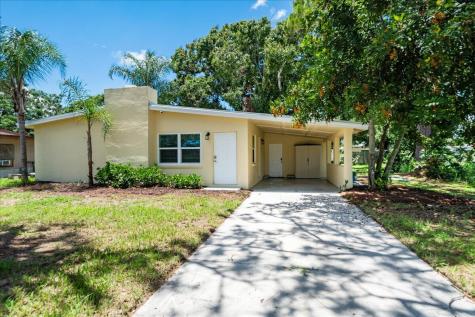 208 NE Entrada Avenue Port St Lucie FL 34952