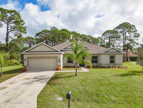 521 Darien Avenue SW Palm Bay FL 32908