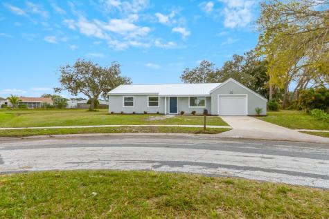 905 Hampshire Avenue NE Palm Bay FL 32905