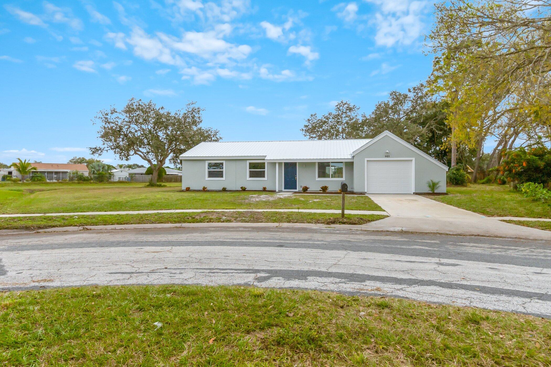 905 Hampshire Avenue NE Palm Bay FL 32905