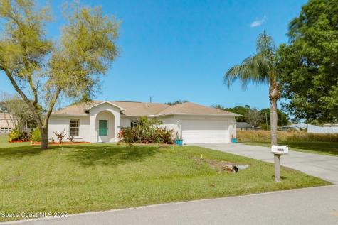1055 Grandeur Street SE Palm Bay FL 32909