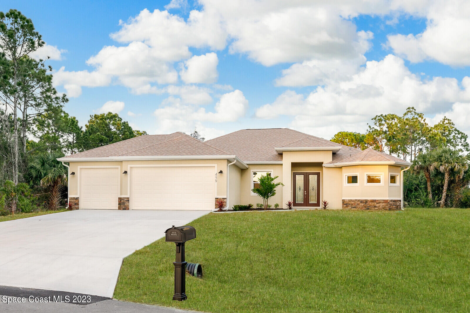 881 Huntington Street NE Palm Bay FL 32907