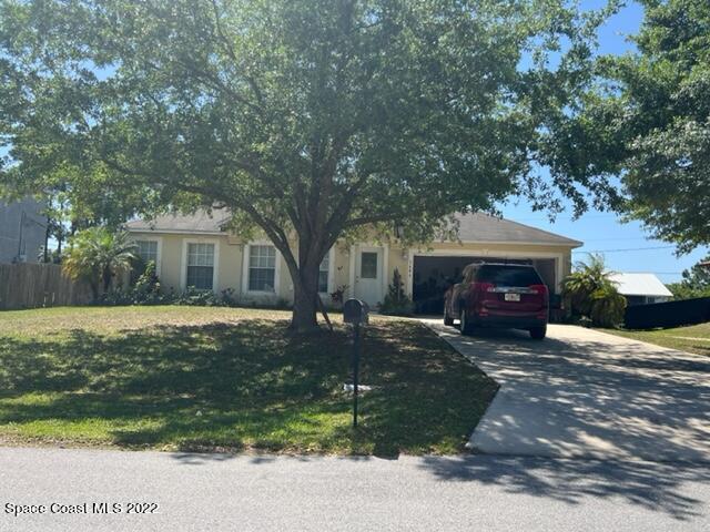1686 Whiting Street SE Palm Bay FL 32909