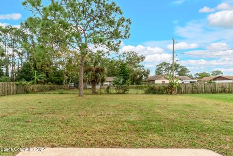1100 Malone Street NW Palm Bay FL 32907