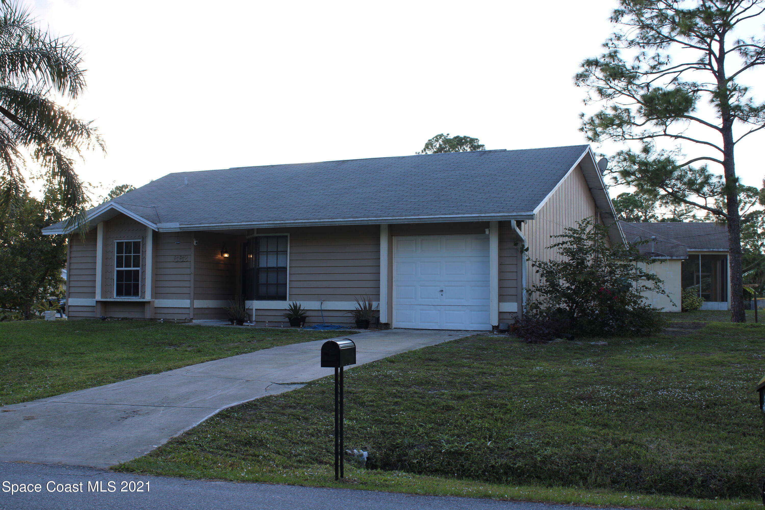 882 Cortland Avenue NW Palm Bay FL 32907