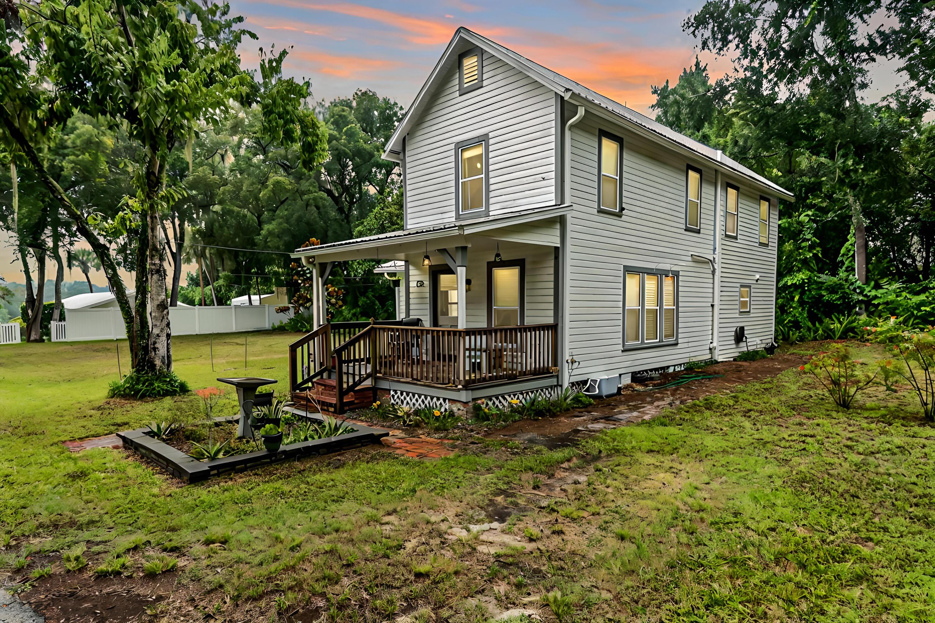 225 W Florence Avenue Deland FL 32720