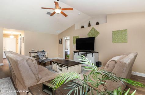 675 Tarr Avenue SW Palm Bay FL 32908