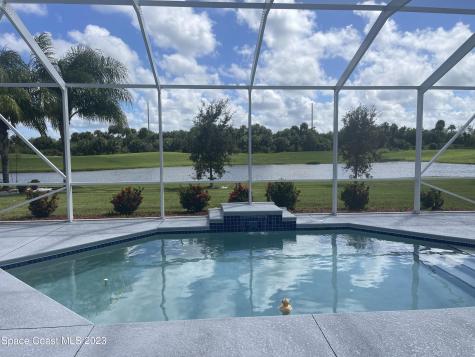 7195 E Village Square Vero Beach FL 32966