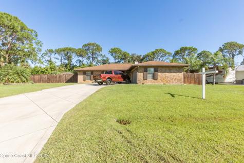715 Haftez Street NE Palm Bay FL 32907