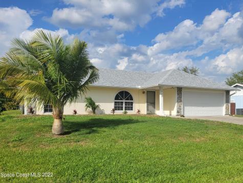 956 Dolphin Avenue Sebastian FL 32958