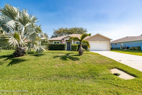525 Acacia Avenue Sebastian FL 32958