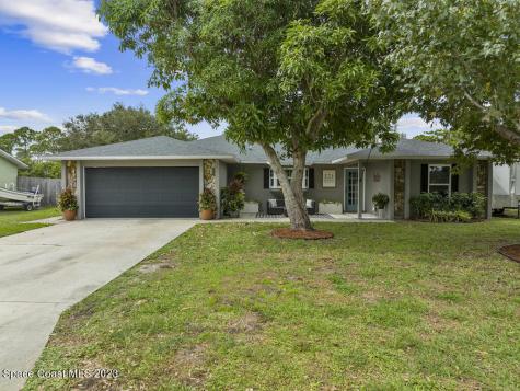 121 Harris Drive Sebastian FL 32958