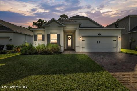 5624 Reagan Avenue Titusville FL 32780