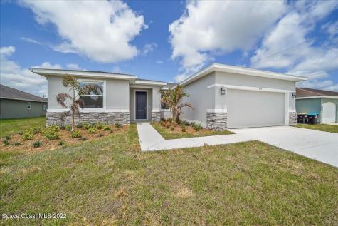 643 Flynn Street SE Palm Bay FL 32909