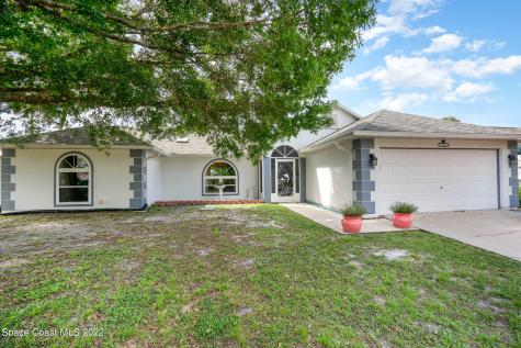 1481 Ruffin Circle SE Palm Bay FL 32909