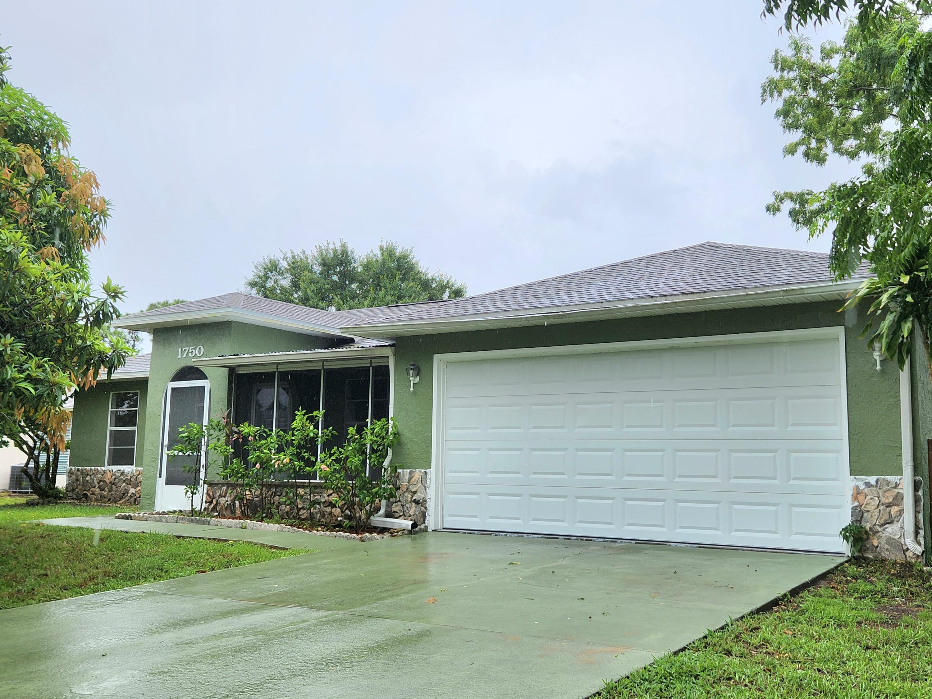 1750 Fairlight Street NW Palm Bay FL 32907