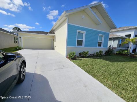 572 Corbin Circle SW Palm Bay FL 32908