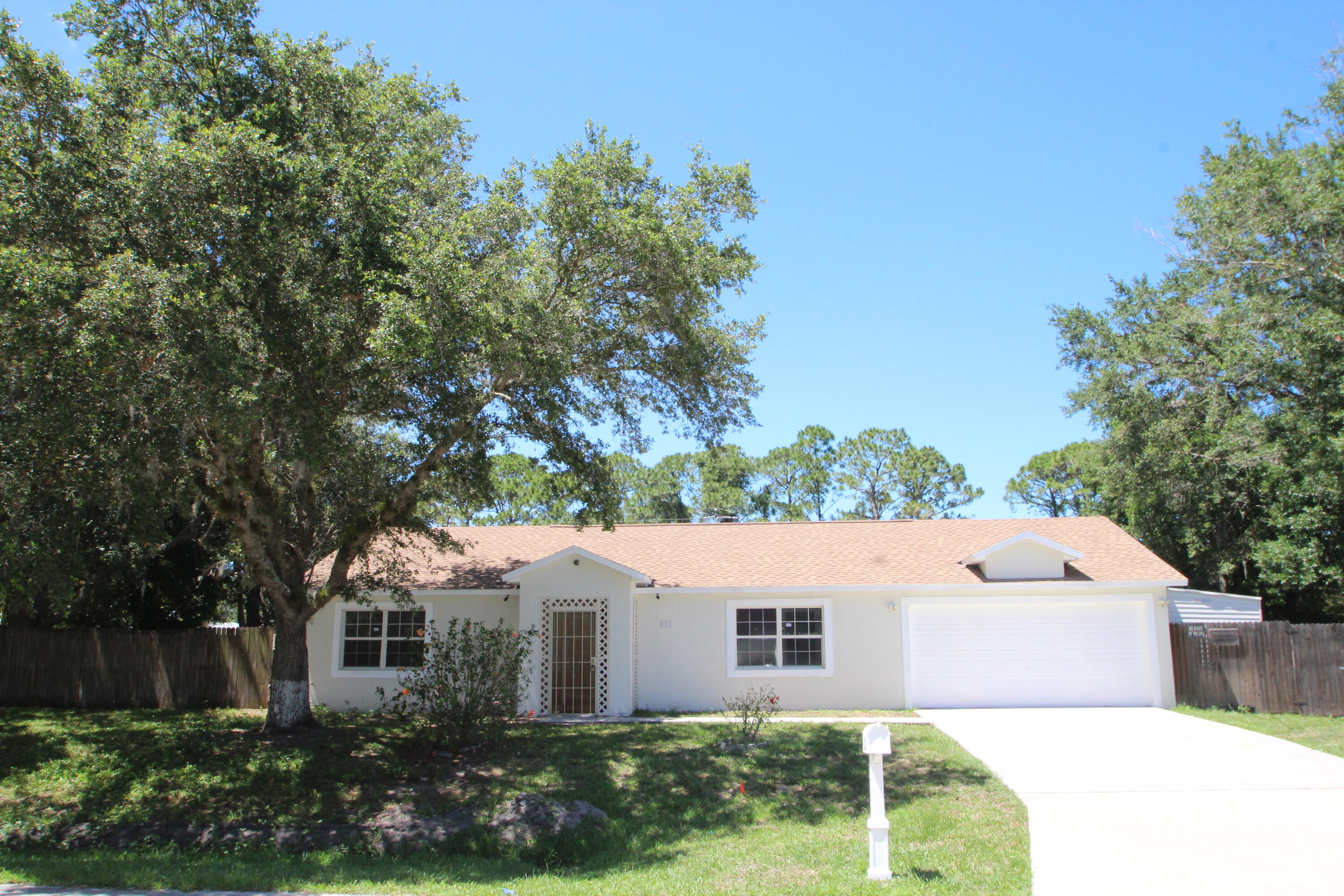 821 Salina Street SE Palm Bay FL 32909
