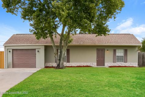 700 Fairhaven Street NE Palm Bay FL 32907