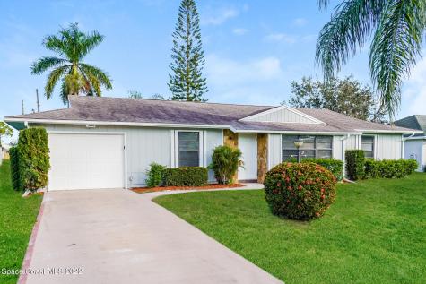 2405 SW Falcon Circle Port St Lucie FL 34953