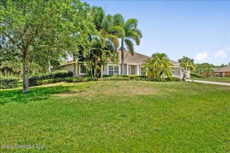 5867 Treasure Lane Grant FL 32949