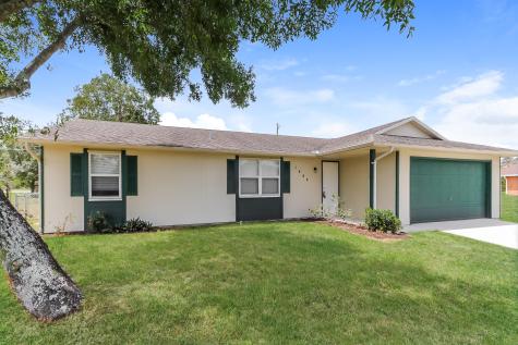 1562 SW Calmar Avenue Port St Lucie FL 34953